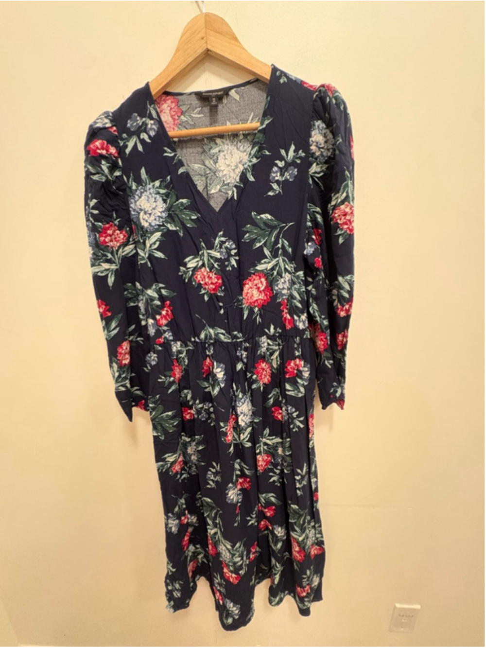 Banana Republic floral midi dress, Made in Turkey - Picture 3 of 11